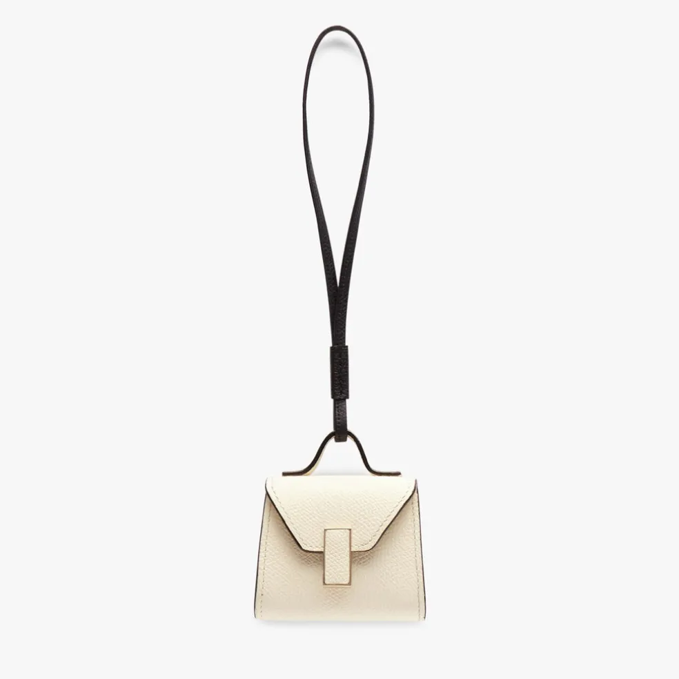 Iside Charm