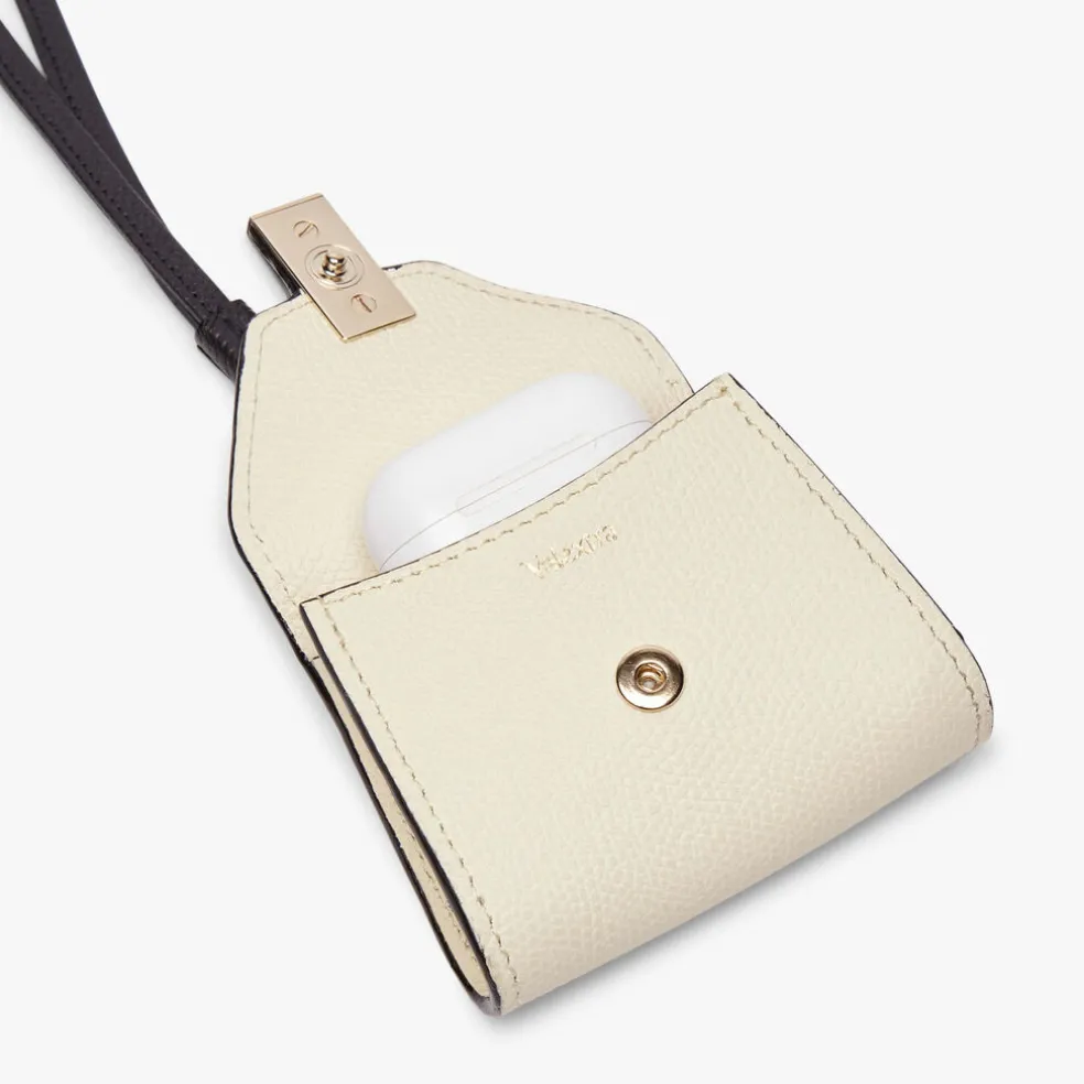 Iside Charm